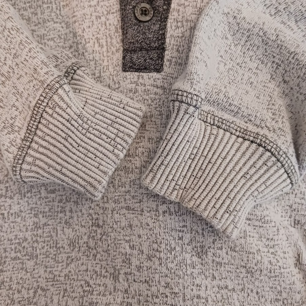 Free Planet Men's Hoodie Size M L/S 1/4 Button White/Gray Textured Front Pocket‎ - Picture 6 of 9